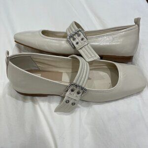 Dolce Vita Arora Ballet Flats Ivory Crinkle Patent